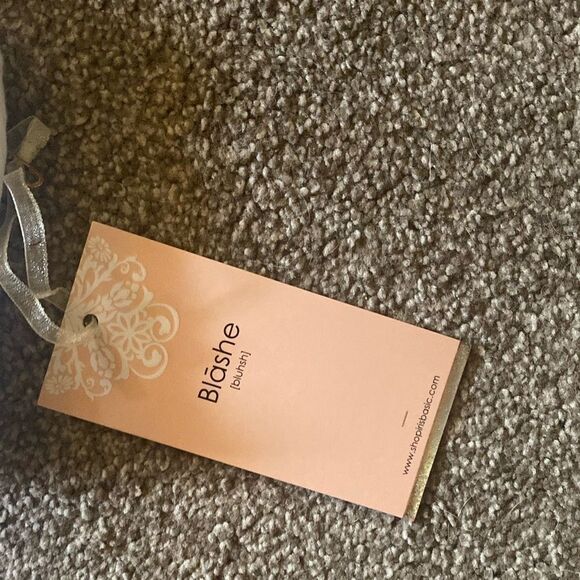 Blashe white crop top with straps. new - Picture 10 of 10